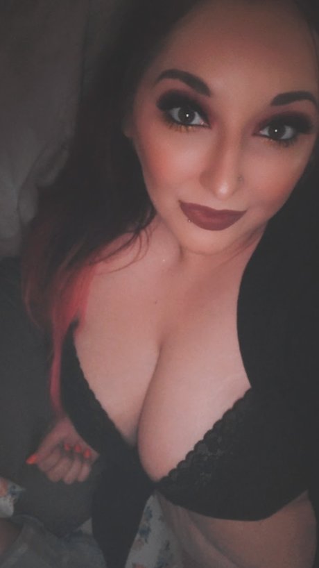 Hannah Dunn pretty pornstar pictures