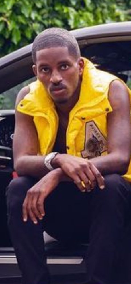 Mad Muzik Cali model naked picture