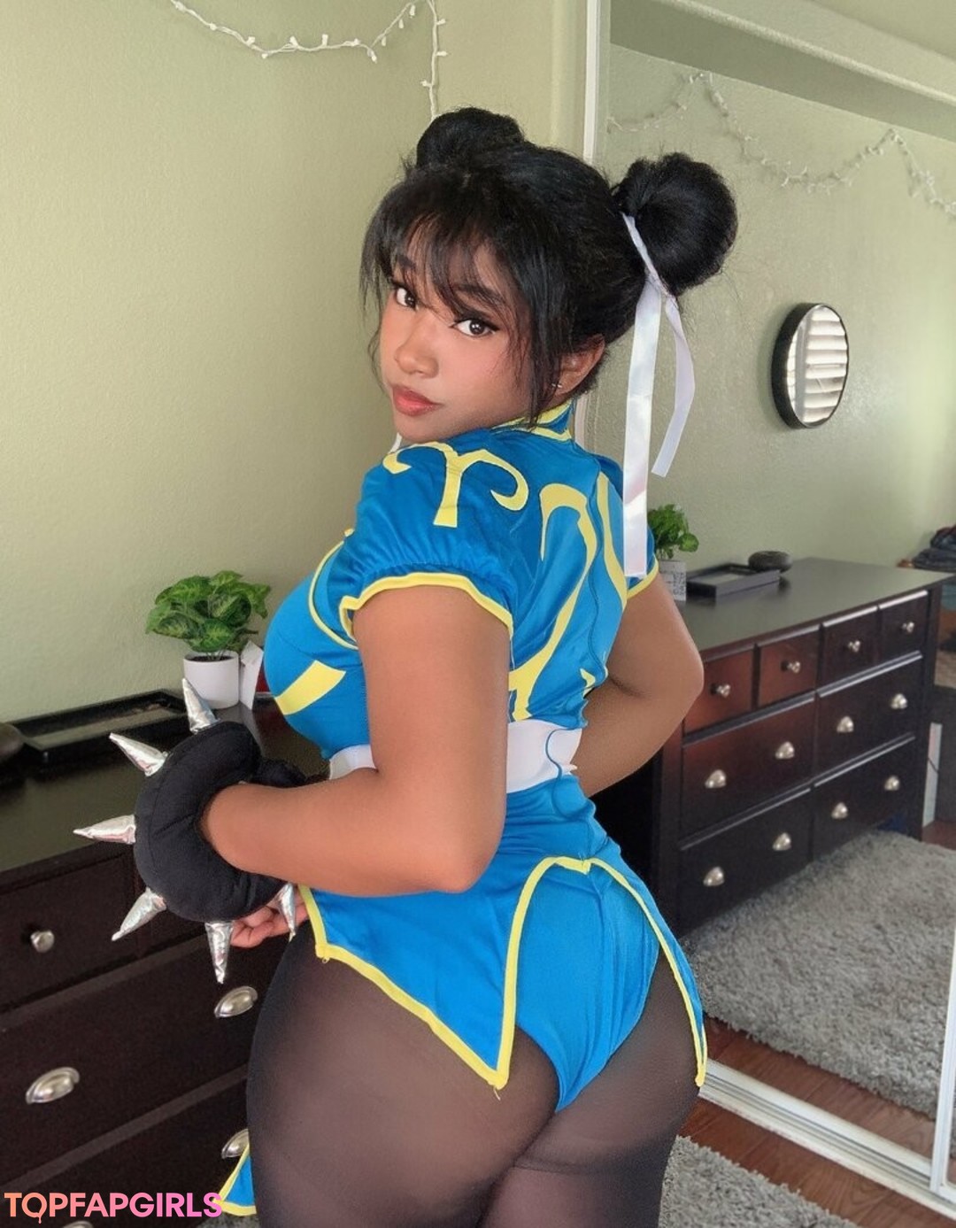 makeup artist onlyfans pornographic pictures