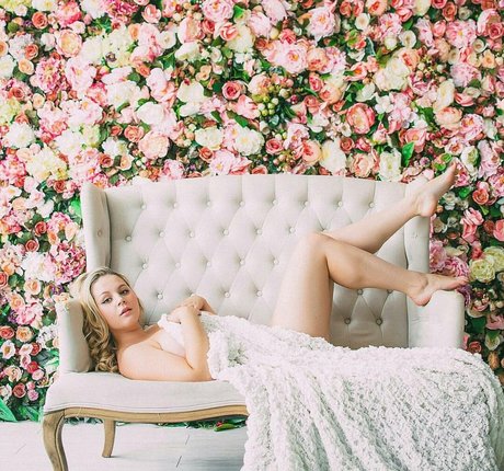 Holly Garner star pretty pics