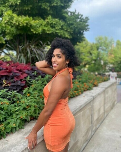 asian shemale onlyfans adult pic