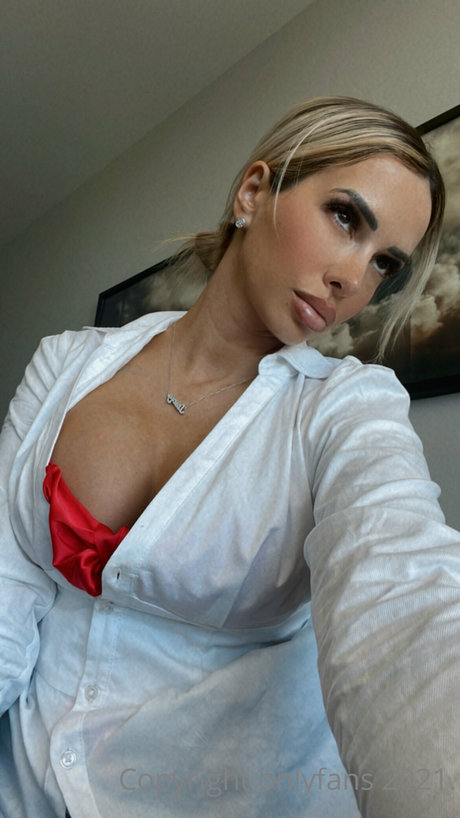 transsexual onlyfans naked image