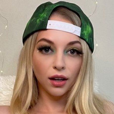 Lily Larimar pornstar hot img