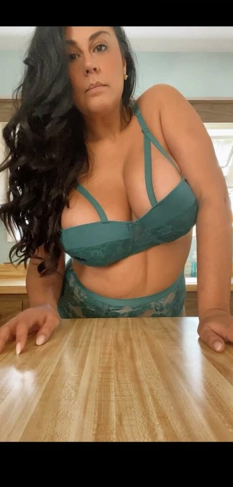 Danielle Dallaire naked model gallery