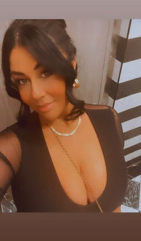 Danielle Dallaire hot star pic