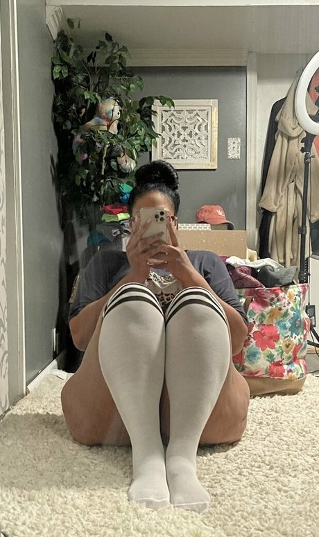 young onlyfans hot naked photo