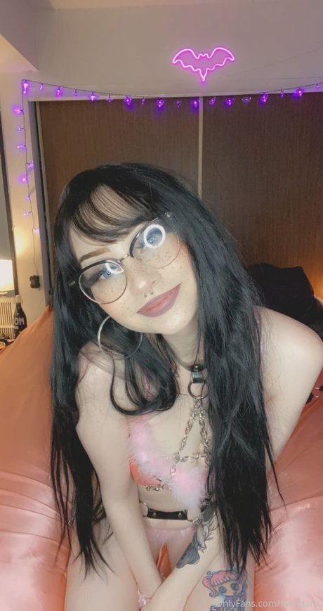 Hexmami art model archive