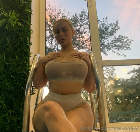 bikini strip onlyfans art xxx archive