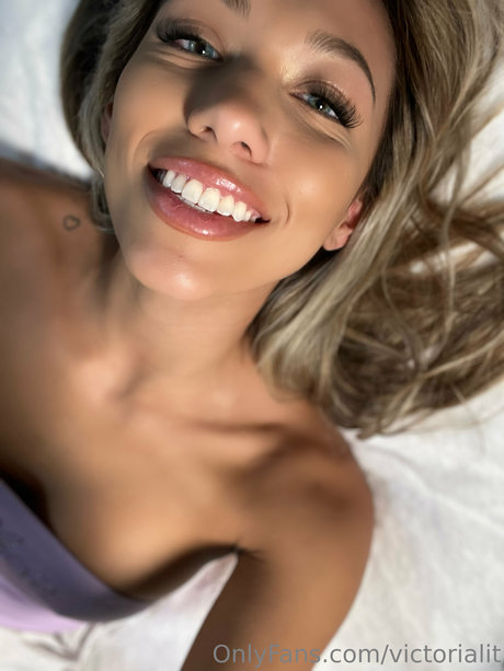 exoticcalihotwife art star img