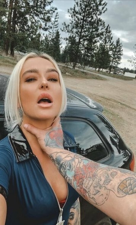 Ashley wolf pretty star pictures