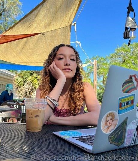 Hawaiian Cheerleader star hot archive