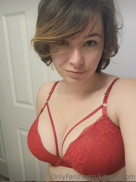 Kibas Mom best model picture