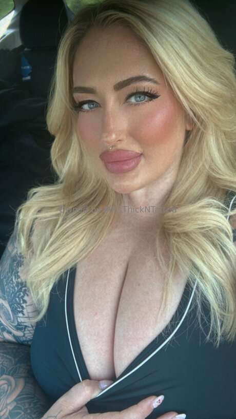 Miss Thick N Tatted perfect star pics