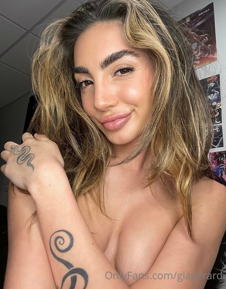 Giagerardi perfect model picture