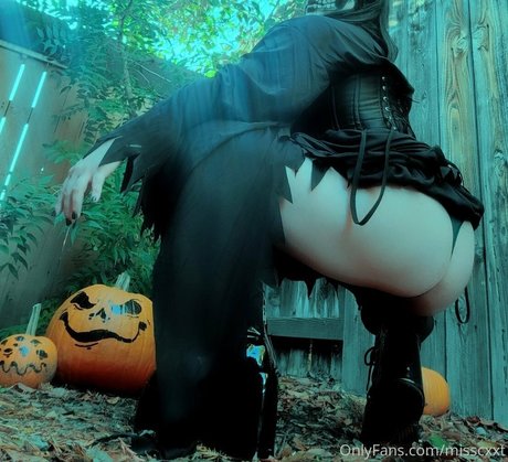 female influencer onlyfans pornographic images