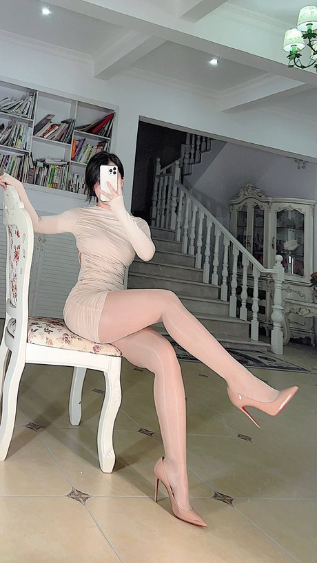 Zhang Heyu naked model pictures