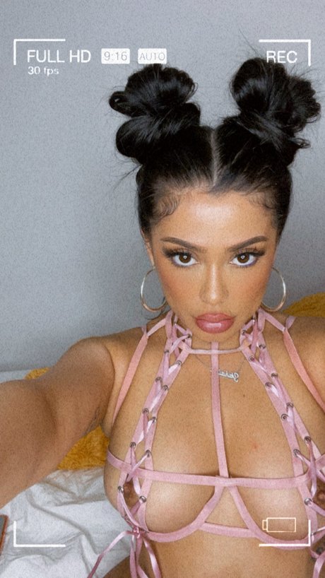 Yahaira Yumi nice pornstar pics