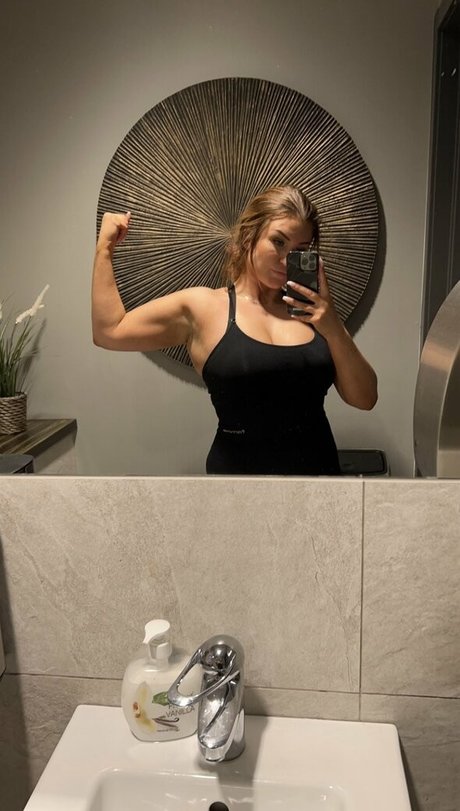 Scream Queen nice model photos