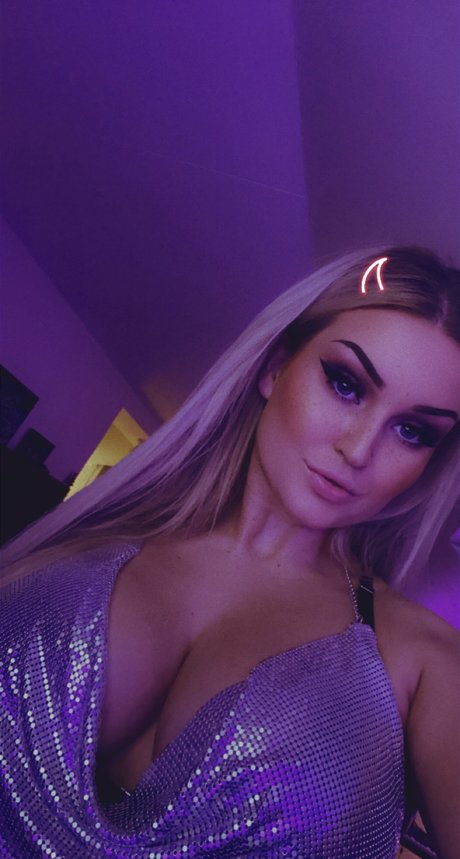 Scream Queen model erotic archive