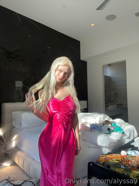 asian female onlyfans perfect pictures