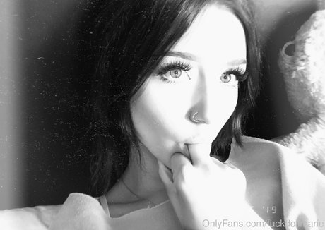 marie x sexy actress photo