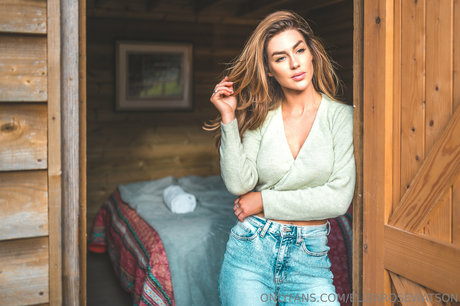 Eliza Rose Watson star beautiful pics