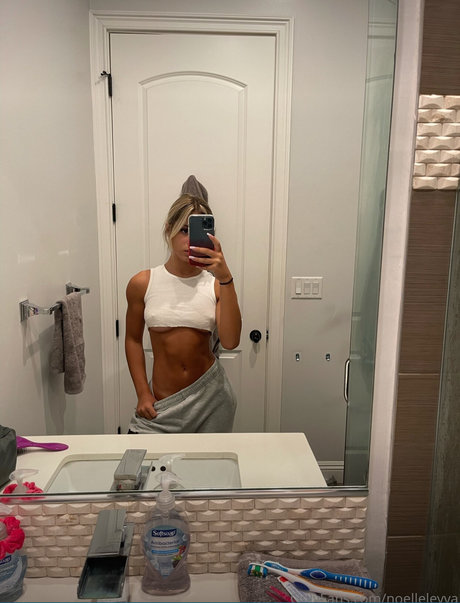 Noelle Leyva sex pornstar gallery