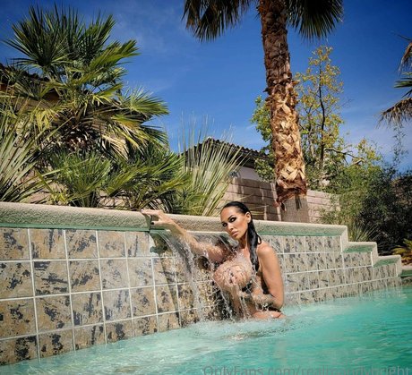 tanned onlyfans hot sexy img