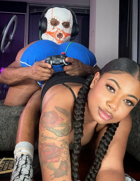 wwdfree model exclusive pics