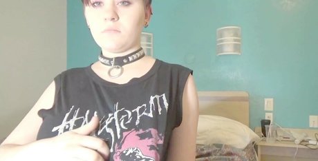 Curvy Elvish Girl top actress archive