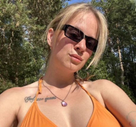 Dog Queen top model photos