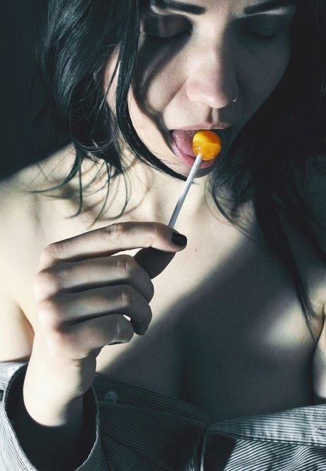 Chloe Ventura model top image