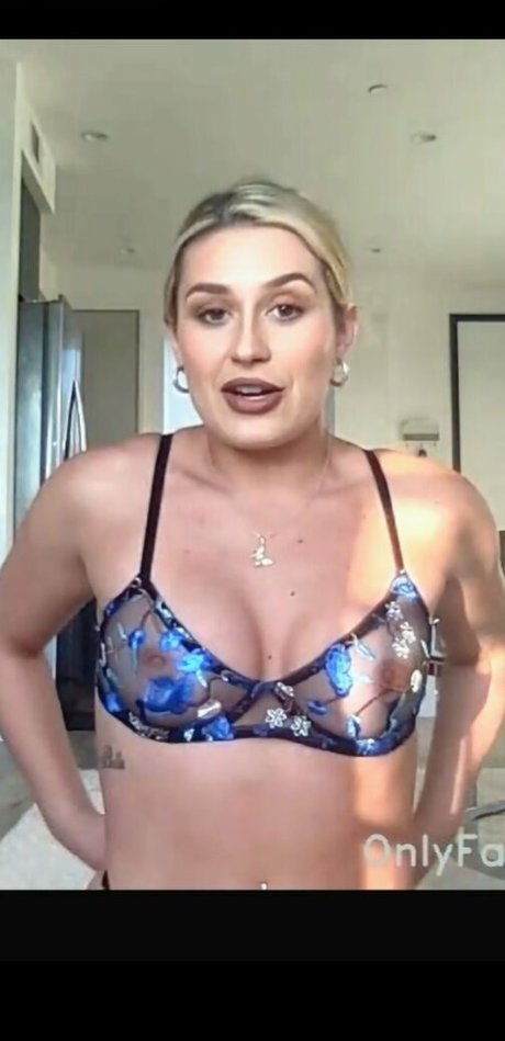 Lauren Corazza exclusive model pictures