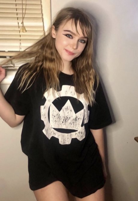 famous nude onlyfans erotic image