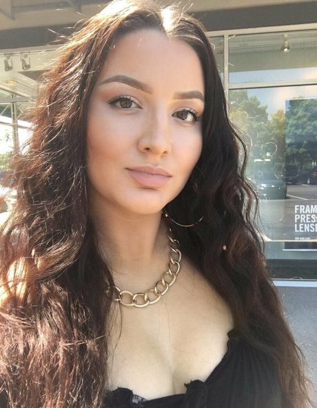 lanaroze best actress photo