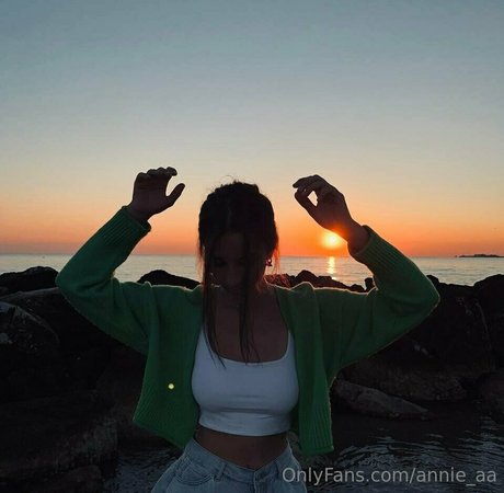 asian influencer onlyfans erotic image