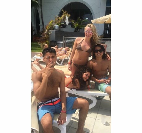 Olivia Hailey pretty actress photo