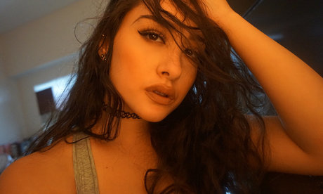 Olivia Hailey hot model photo