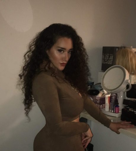 Olivia Hailey pornstar nude pic