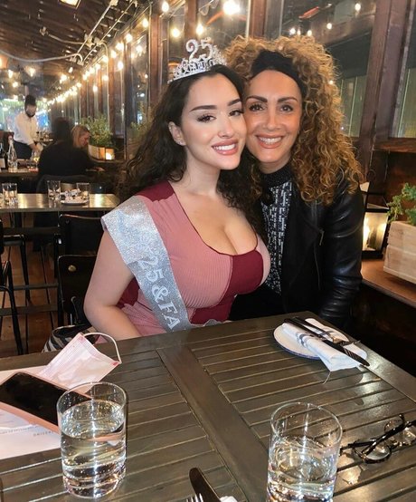 Olivia Hailey porn star pic