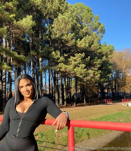 shapedbyshanice model pretty pictures