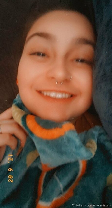 naomistarr naked actress photo