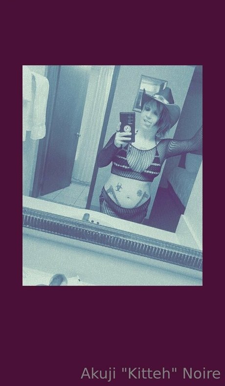 xxxgorygamerxxx naked model photo