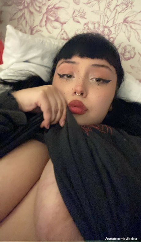 Evilbebita best model pic