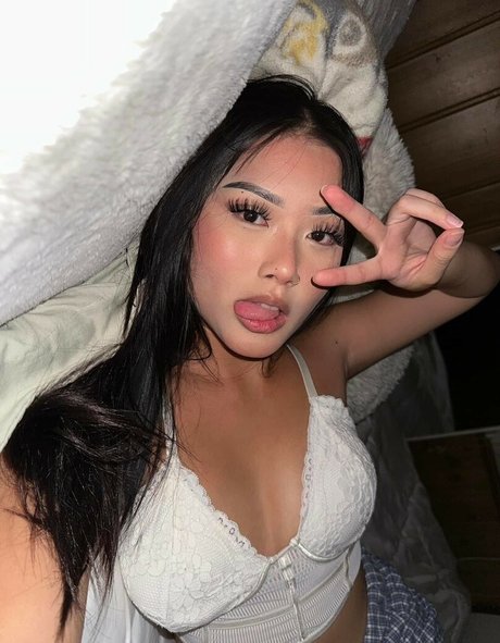 Faith Vang pornstar naked picture