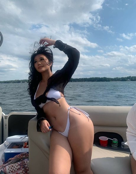 Faith Vang erotic actress pics