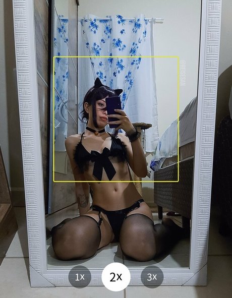 reisesan naked model pics