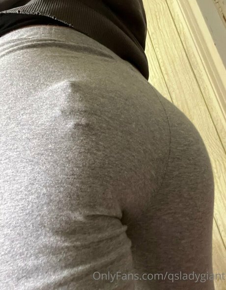 qsladygiant pretty model pics