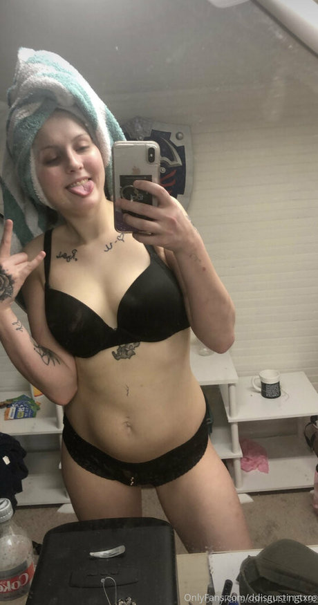 ddisgustingtxre sexy actress pictures