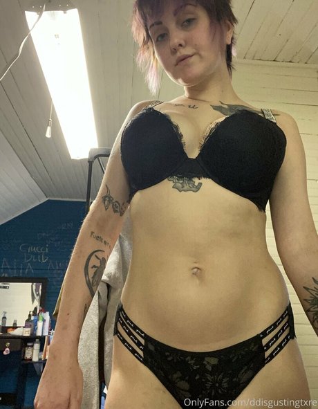 ddisgustingtxre high quality model picture